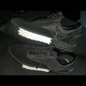 Kendal and Kylie Black and White shoes